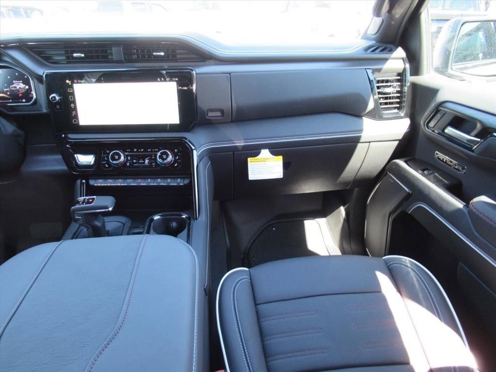 Gmc Sierra 1500 At4X Four Wheel Drive Crew Cab - Thumbnail 17