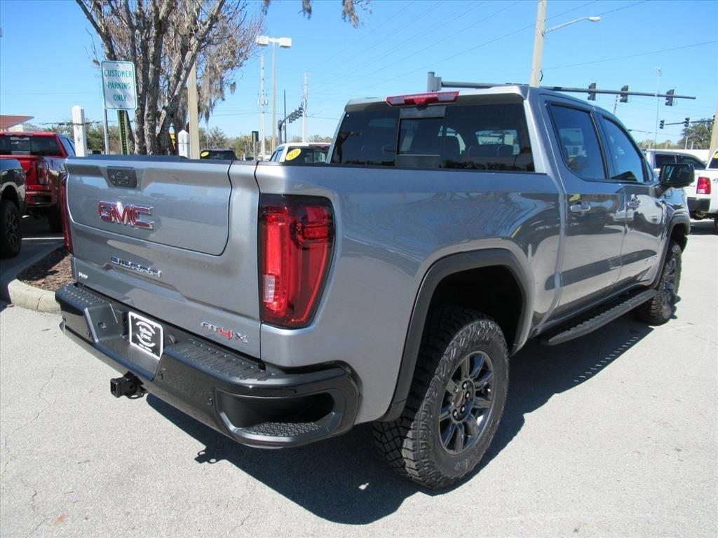 Gmc Sierra 1500 At4X Four Wheel Drive Crew Cab - Thumbnail 8