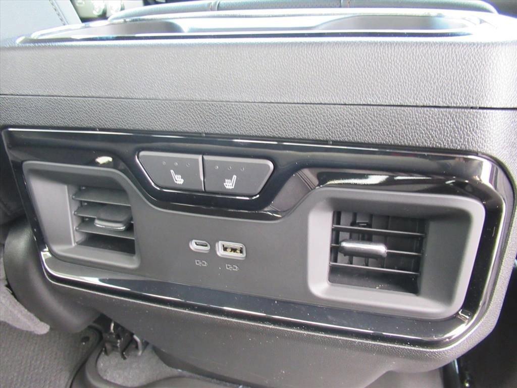 Gmc Sierra 2500 Hd At4 Four Wheel Drive Crew Cab - Thumbnail 16