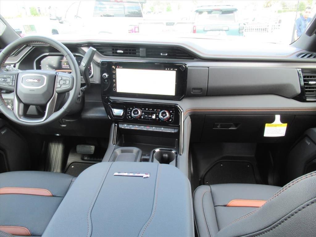 Gmc Sierra 2500 Hd At4 Four Wheel Drive Crew Cab - Thumbnail 13