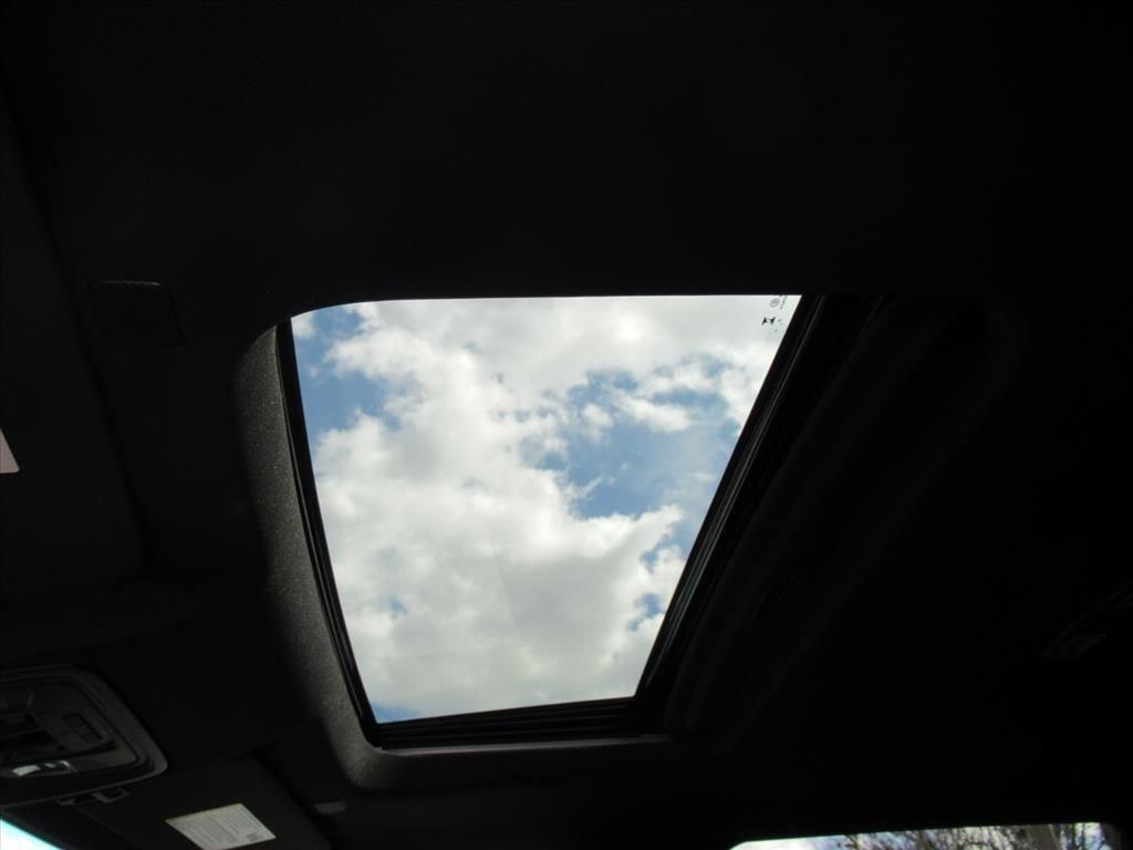 Gmc Sierra 2500 Hd At4 Four Wheel Drive Crew Cab - Thumbnail 19