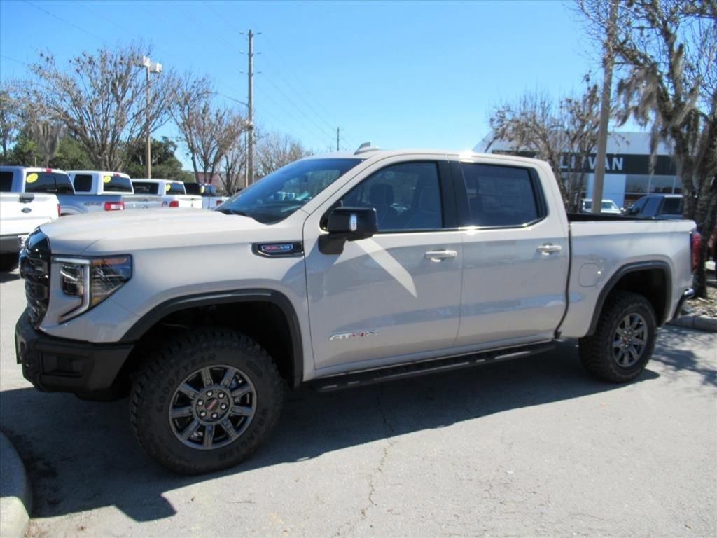 Gmc Sierra 1500 At4X Four Wheel Drive Crew Cab - Thumbnail 5