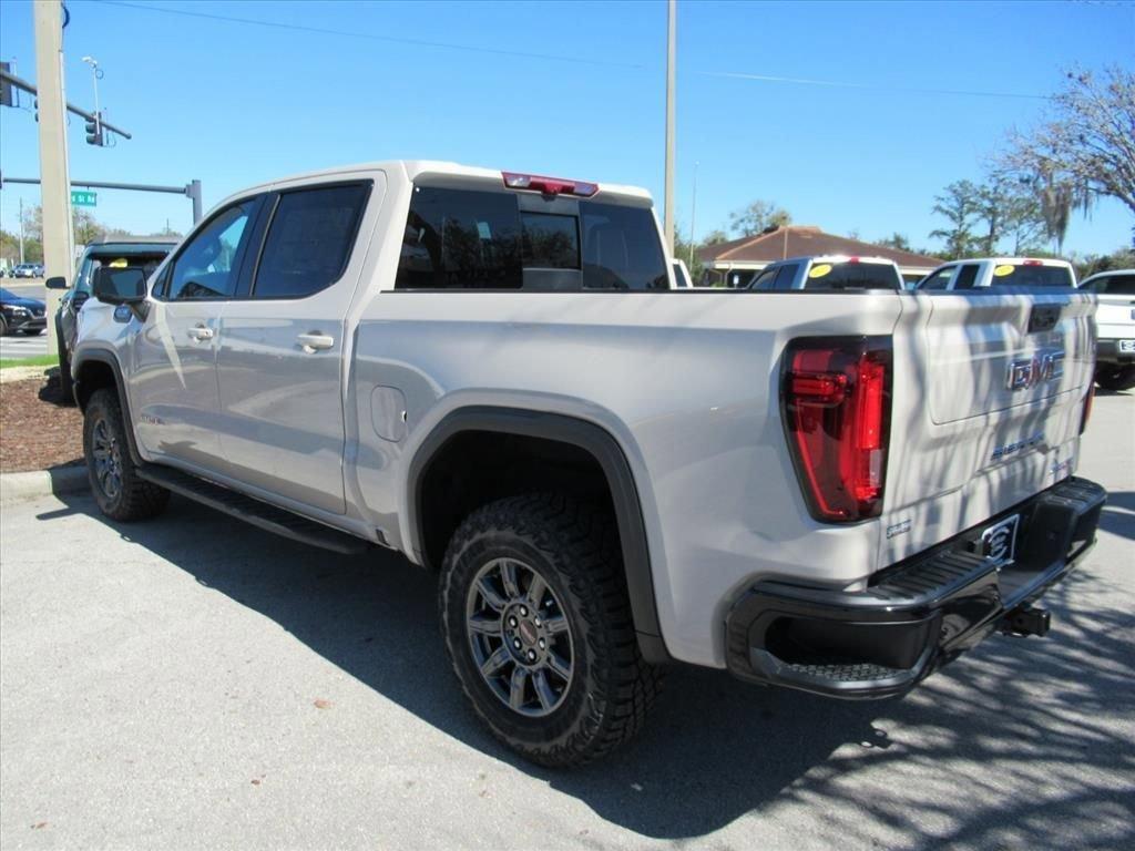 Gmc Sierra 1500 At4X Four Wheel Drive Crew Cab - Thumbnail 6