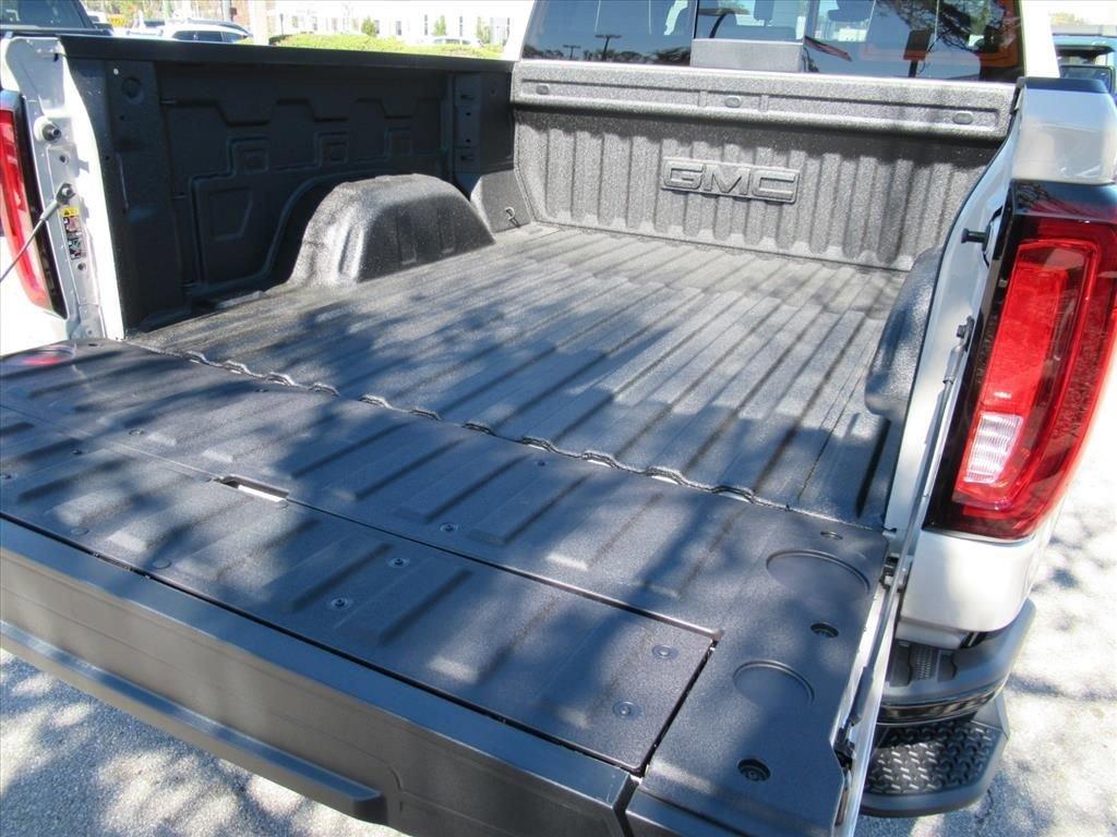 Gmc Sierra 1500 At4X Four Wheel Drive Crew Cab - Thumbnail 9