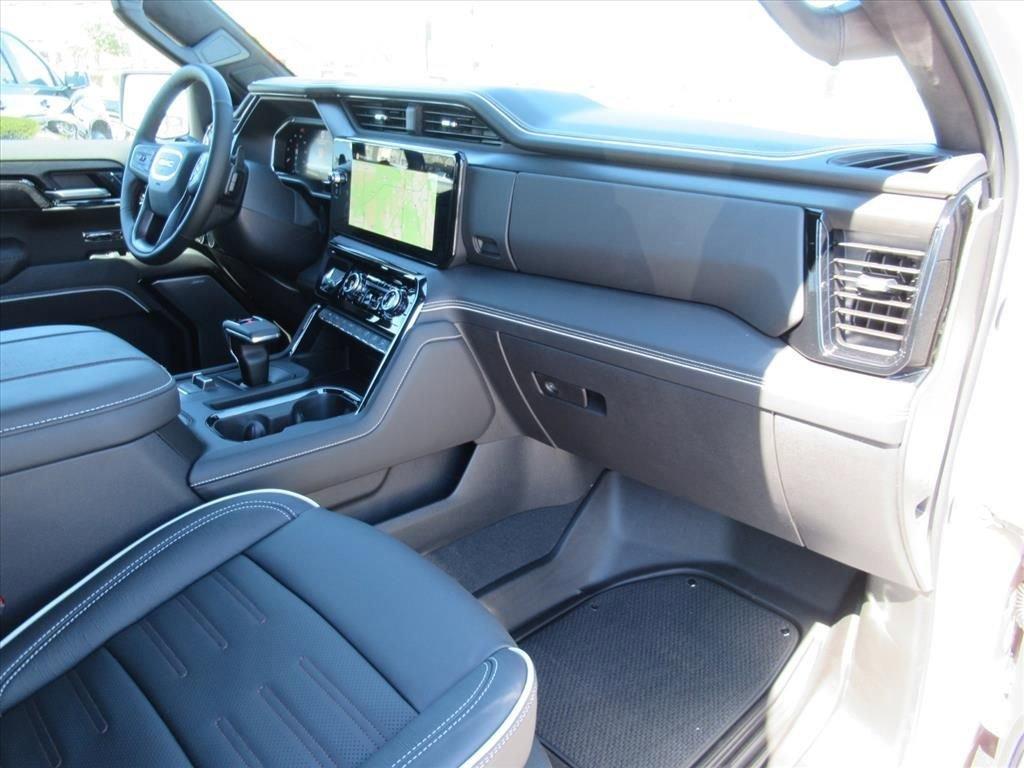 Gmc Sierra 1500 At4X Four Wheel Drive Crew Cab - Thumbnail 13