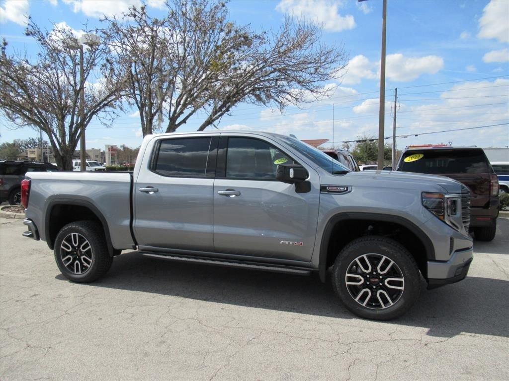 Gmc Sierra 1500 At4 Four Wheel Drive Crew Cab - Thumbnail 3