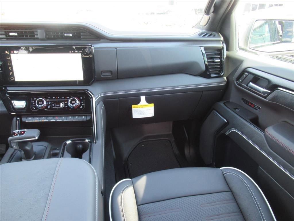 Gmc Sierra 1500 At4X Four Wheel Drive Crew Cab - Thumbnail 14