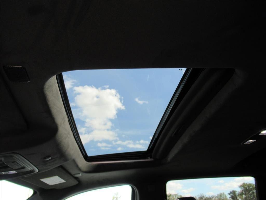 Gmc Sierra 1500 At4X Four Wheel Drive Crew Cab - Thumbnail 19