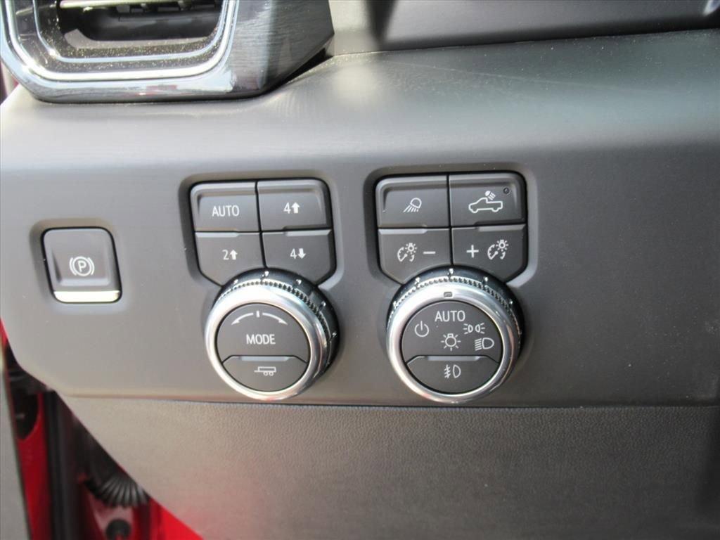 Gmc Sierra 1500 At4X Four Wheel Drive Crew Cab - Thumbnail 20