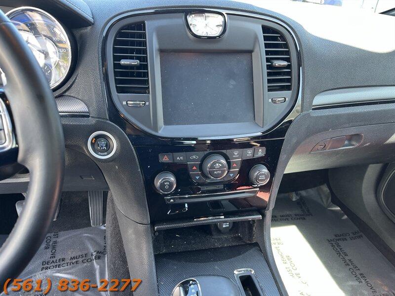 Chrysler 300 Series S V6 - Thumbnail 10