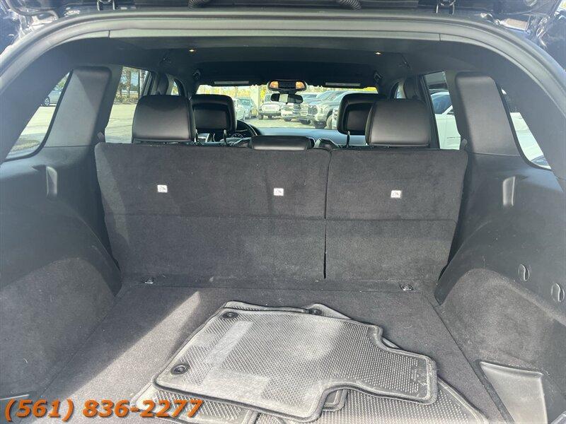 Jeep Grand Cherokee Laredo E - Thumbnail 15