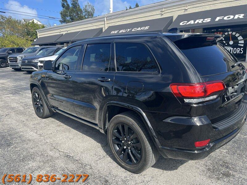 Jeep Grand Cherokee Laredo E - Thumbnail 7