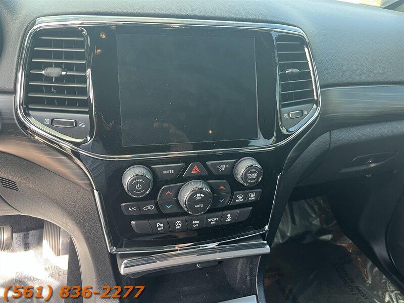 Jeep Grand Cherokee Laredo E - Thumbnail 11