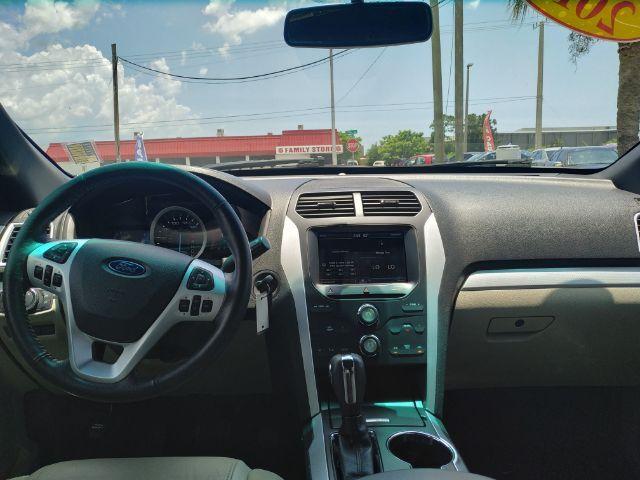 Ford Explorer - Thumbnail 11