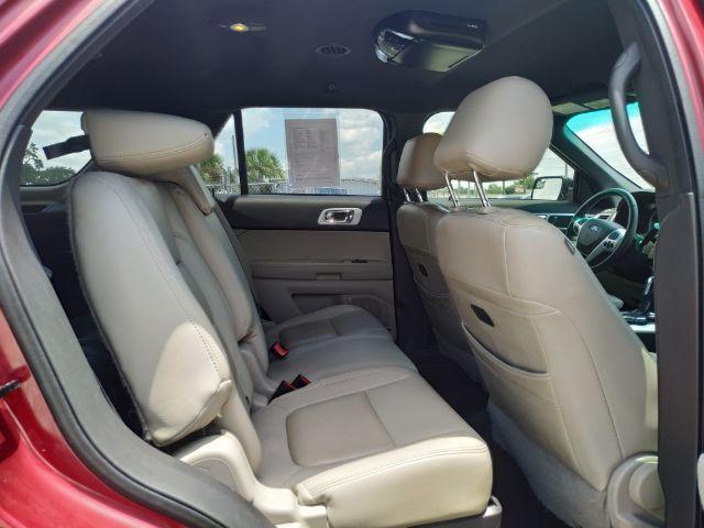 Ford Explorer - Thumbnail 12