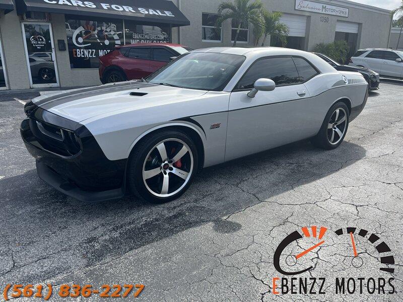 Dodge Challenger Srt8 392 - View 1