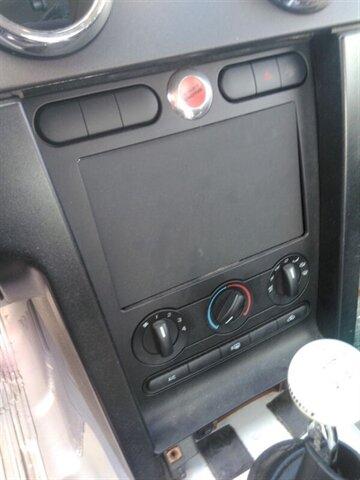 Ford Mustang V6 Deluxe - Thumbnail 20