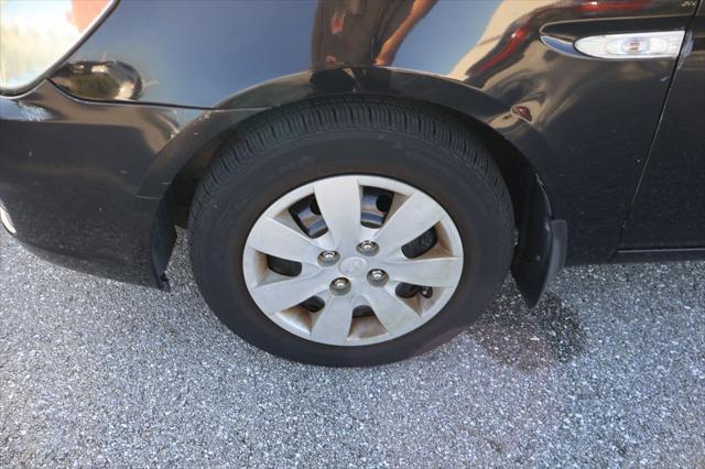 Hyundai Accent - Thumbnail 4