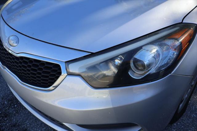 Kia Forte Lx - Thumbnail 3