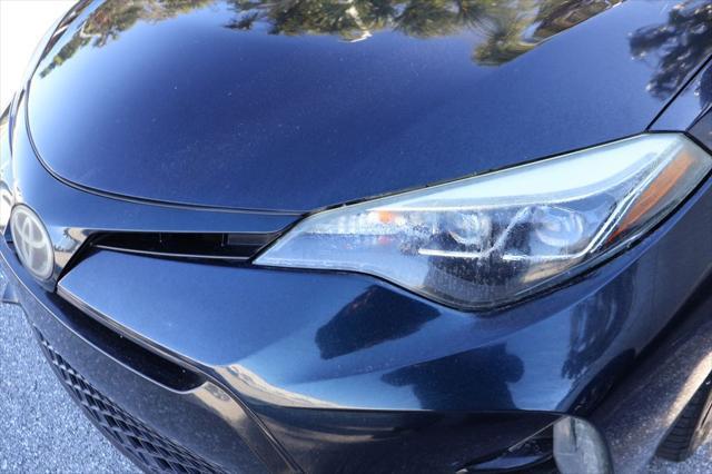 Toyota Corolla Se - Thumbnail 3