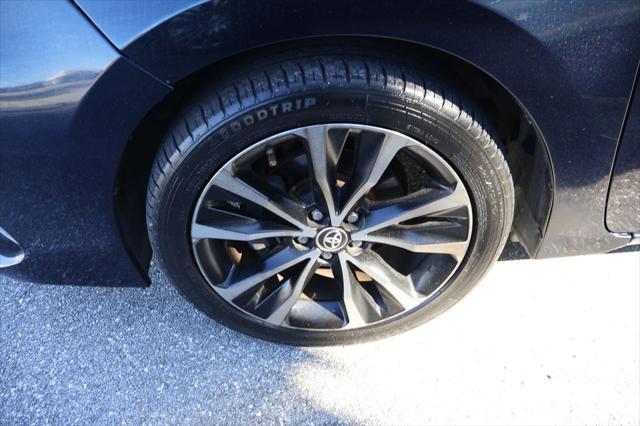 Toyota Corolla Se - Thumbnail 4