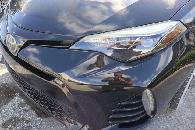 Toyota Corolla Se - Thumbnail 3