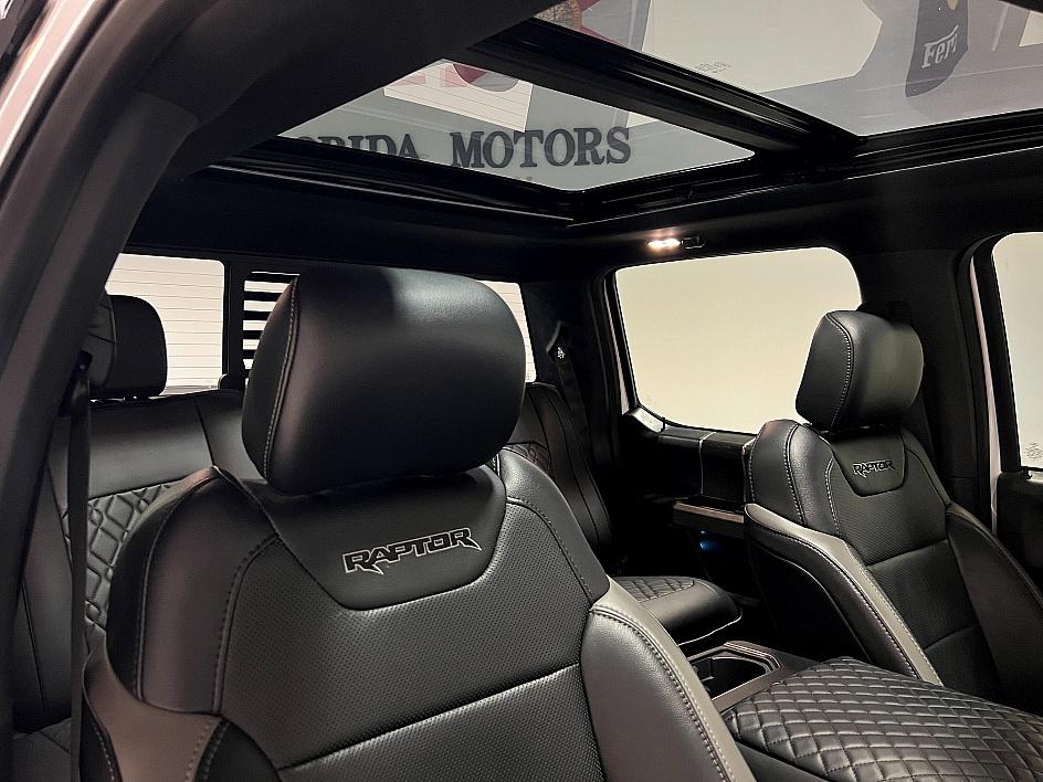Ford F-150 Raptor - Thumbnail 6