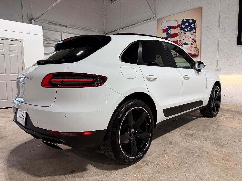 Porsche Macan - Thumbnail 4