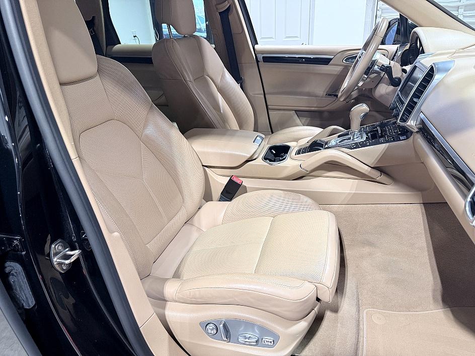 Porsche Cayenne - Thumbnail 9