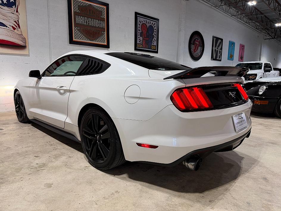 Ford Mustang Ecoboost - Thumbnail 5