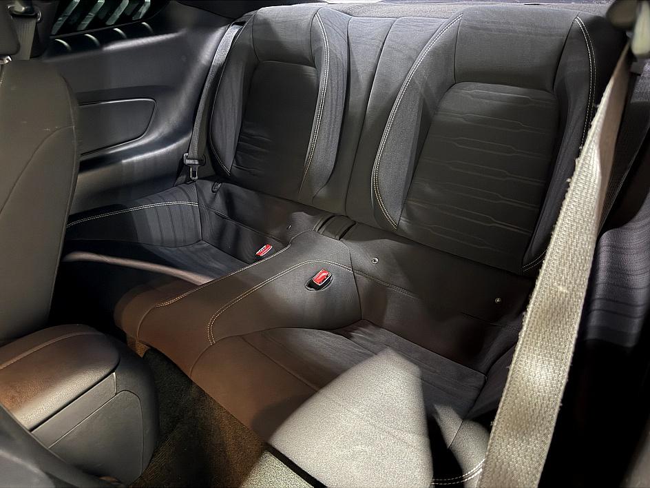 Ford Mustang Ecoboost - Thumbnail 9