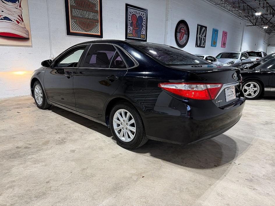 Toyota Camry Hybrid Le - Thumbnail 5