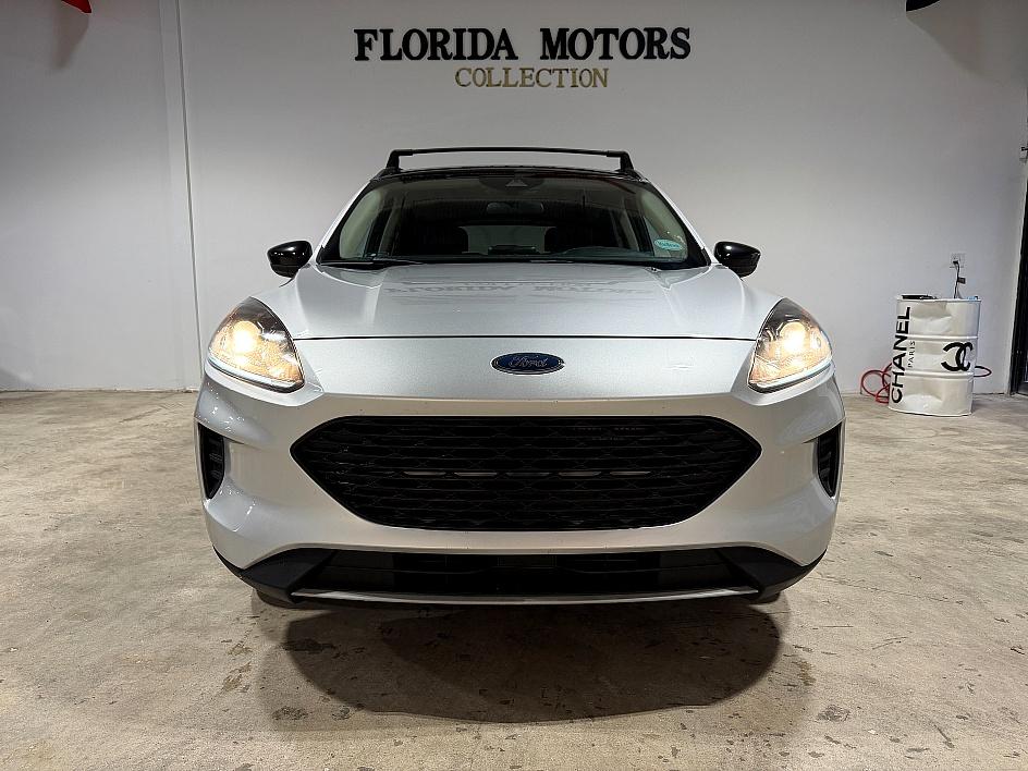 Ford Escape Se Sport Hybrid - Thumbnail 2