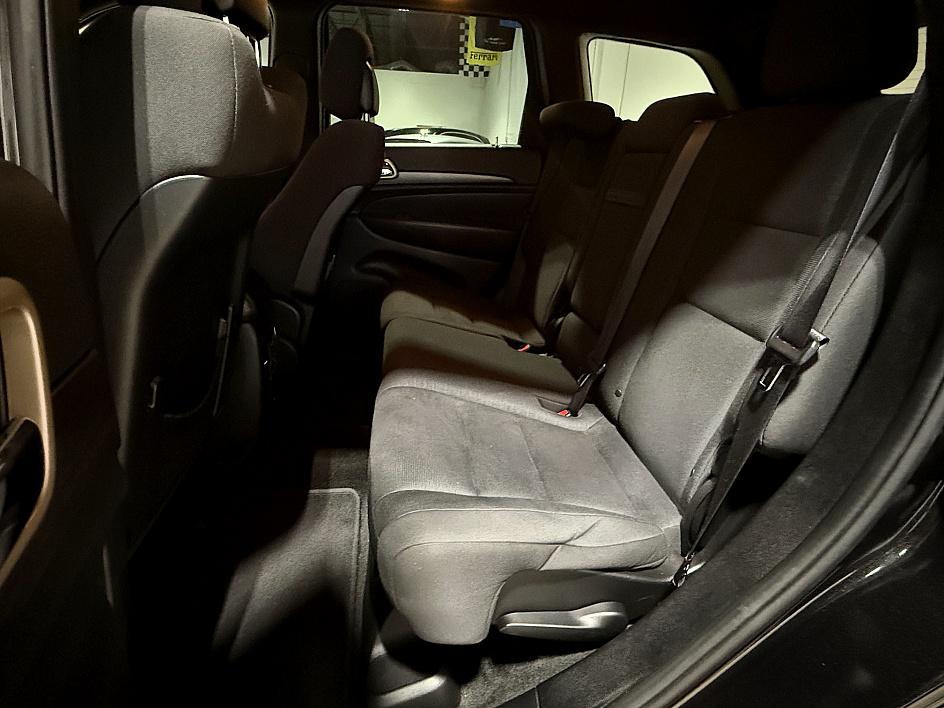 Jeep Grand Cherokee Laredo - Thumbnail 10