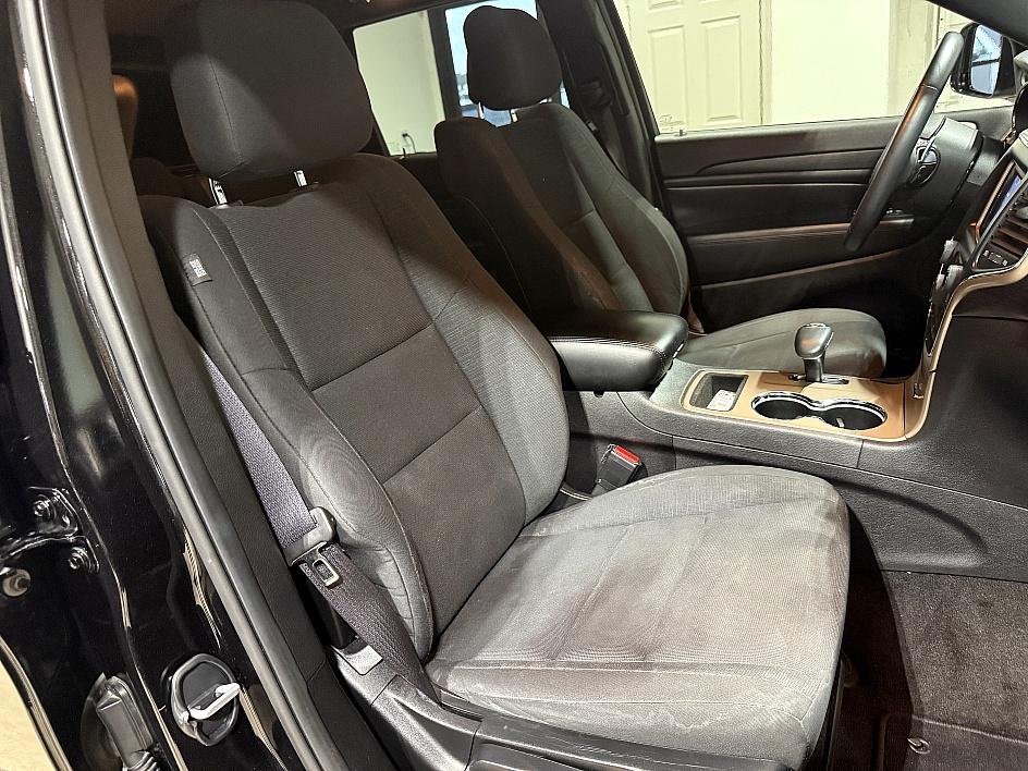 Jeep Grand Cherokee Laredo - Thumbnail 9