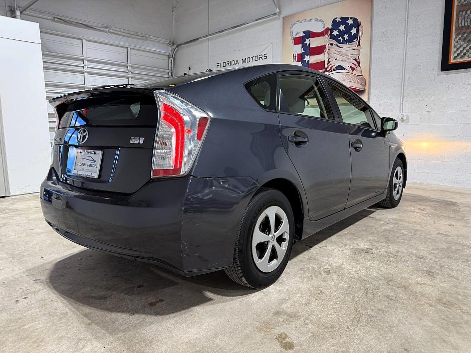 Toyota Prius Two - Thumbnail 4
