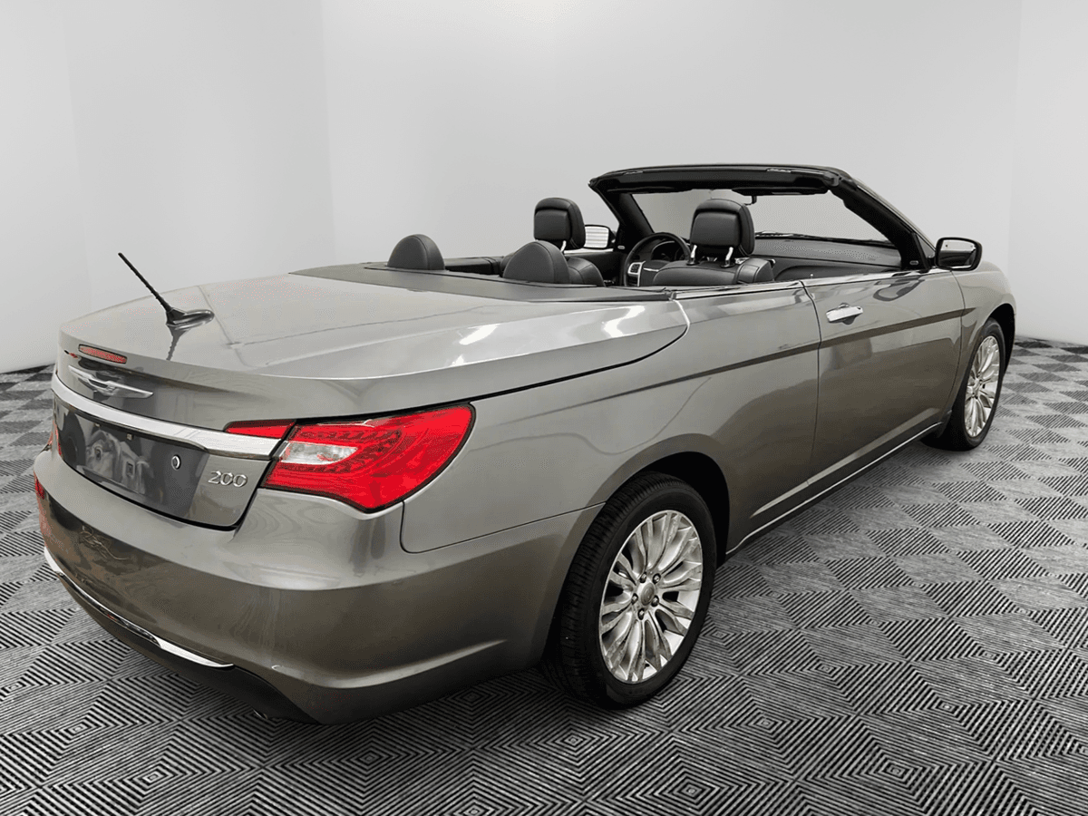 Chrysler 200 Limited - Thumbnail 5