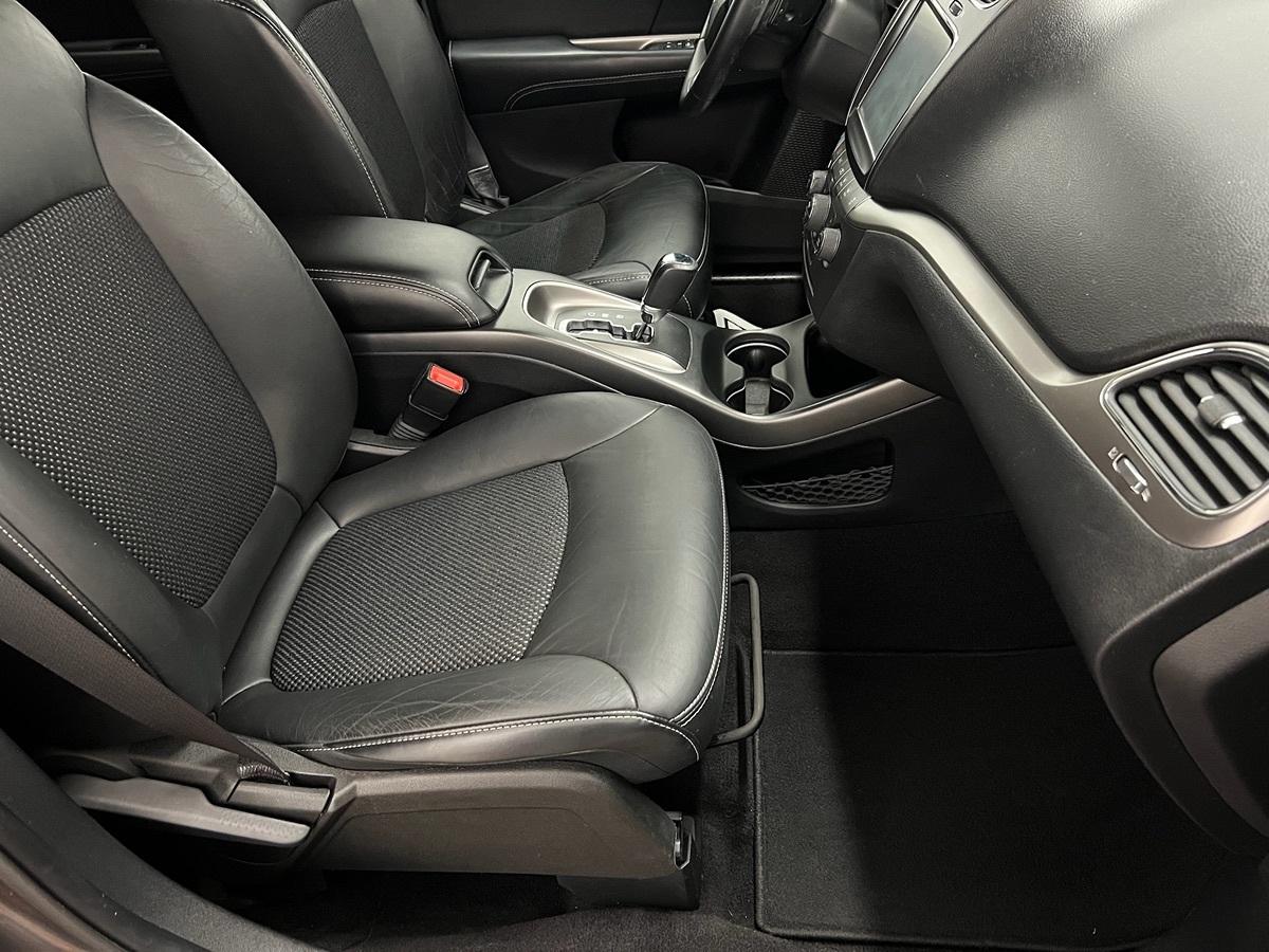 Dodge Journey Crossroad - Thumbnail 13