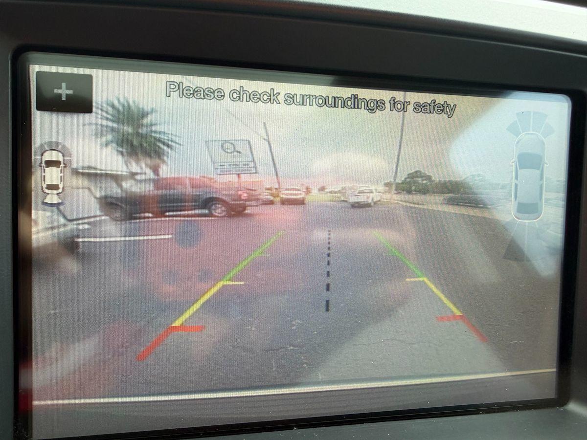 Ford Explorer Platinum - Thumbnail 8