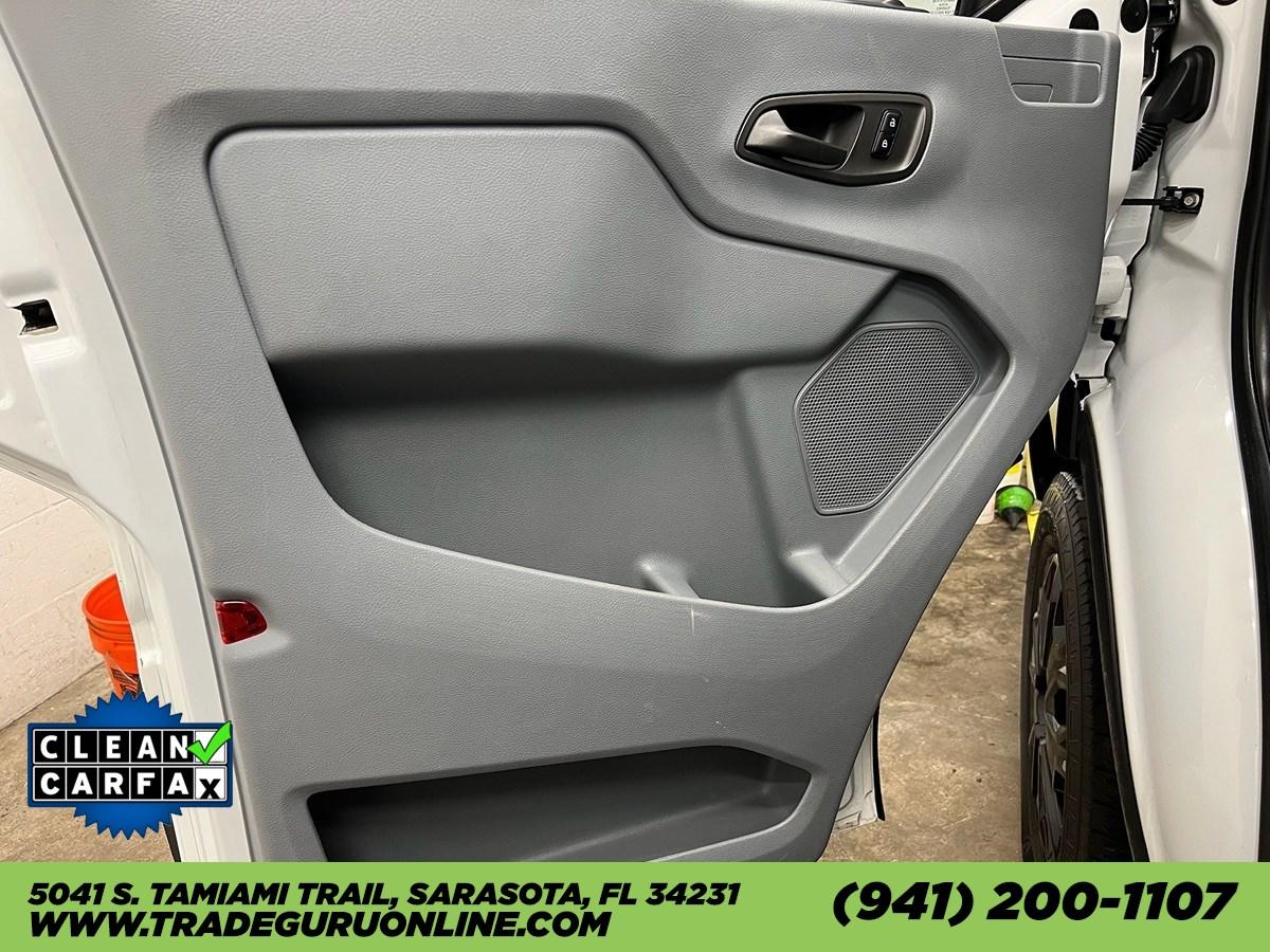 Ford Transit Van T-250 Low Roof - Thumbnail 12