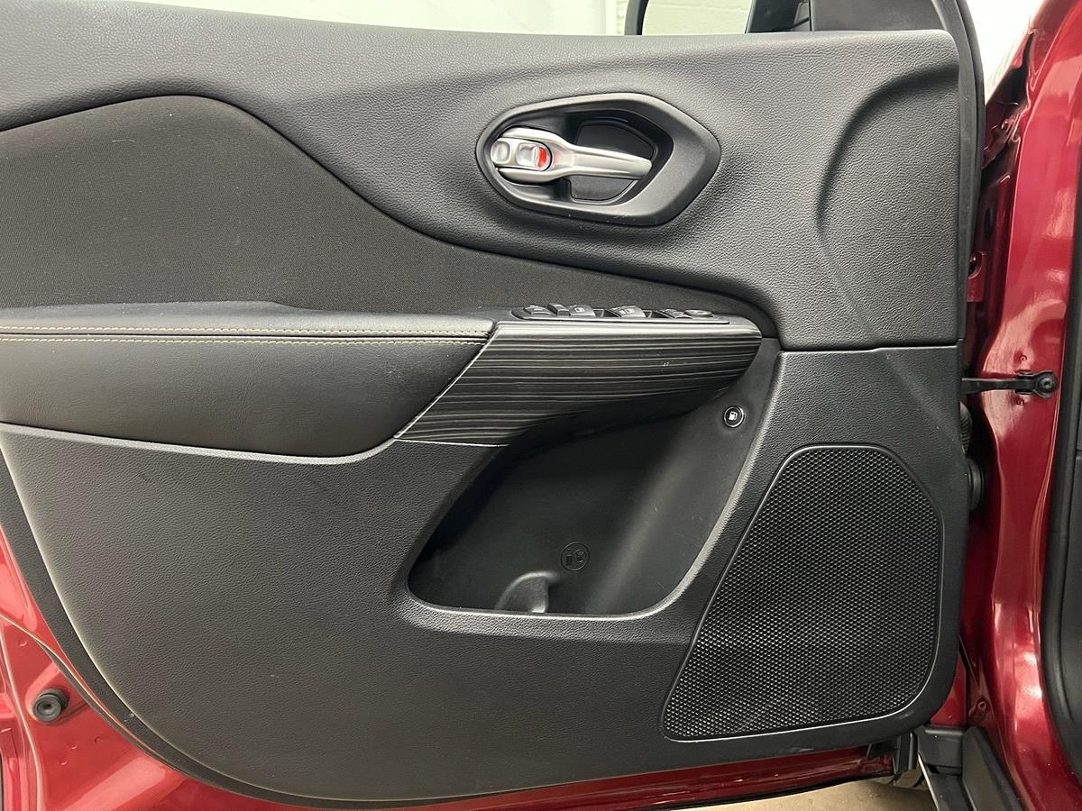 Jeep Cherokee Latitude - Thumbnail 16