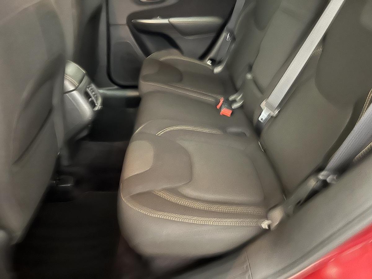 Jeep Cherokee Latitude - Thumbnail 8