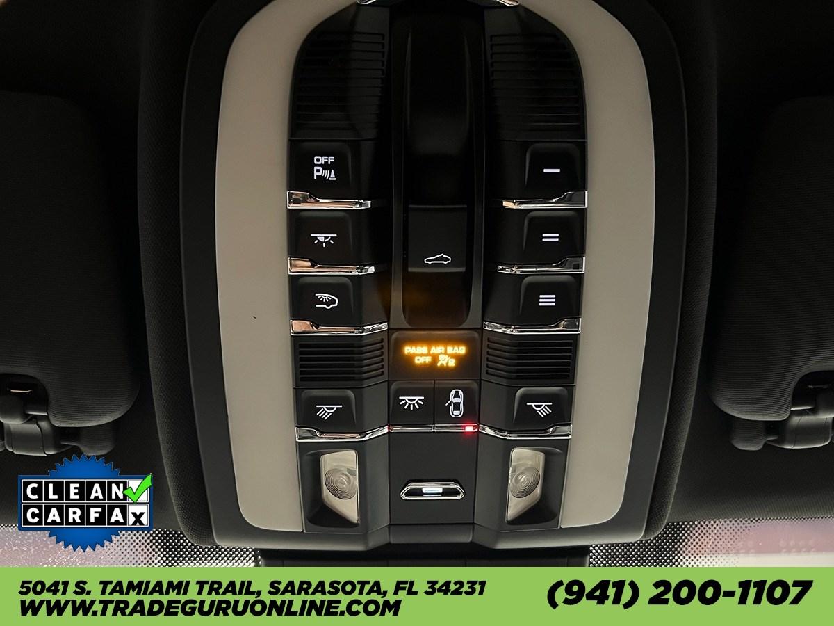 Porsche Cayenne Platinum Edition - Thumbnail 11