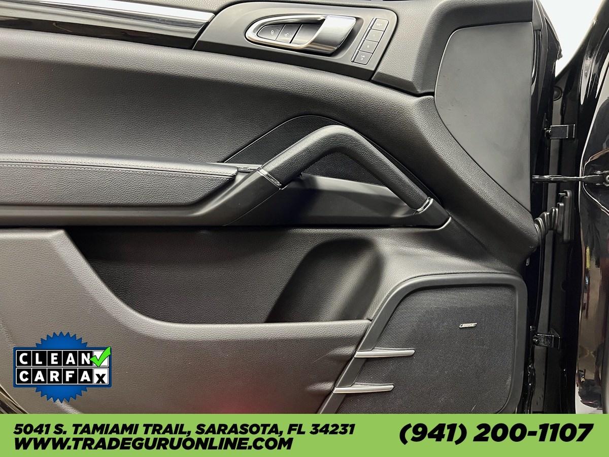 Porsche Cayenne Platinum Edition - Thumbnail 20