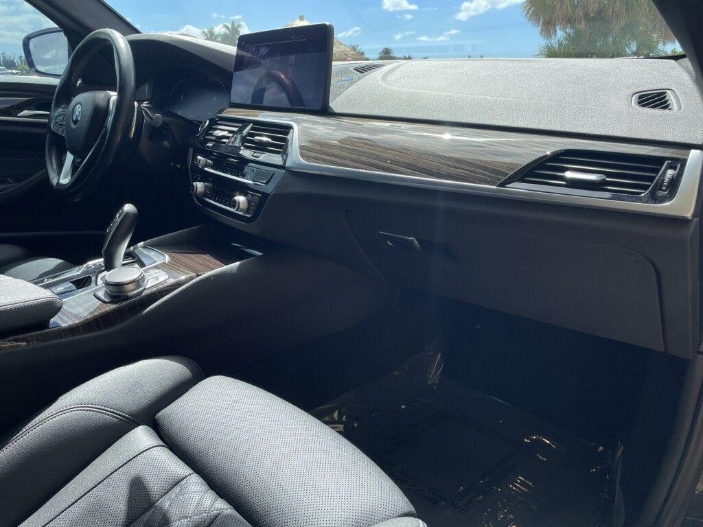 BMW 5 Series - Thumbnail 8