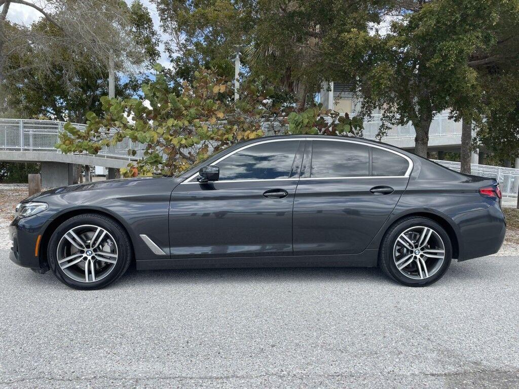 BMW 5 Series - Thumbnail 3