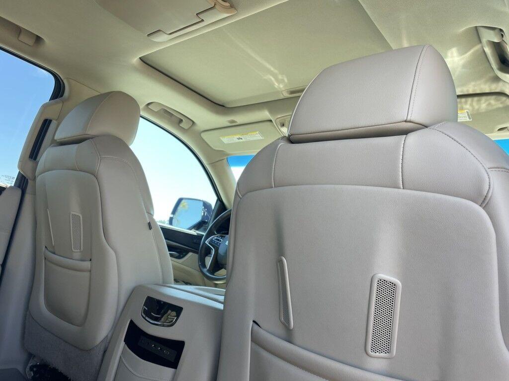 Cadillac Escalade - Thumbnail 9
