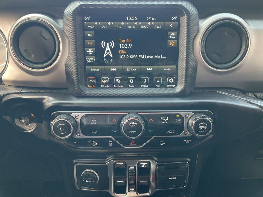 Jeep Wrangler - Thumbnail 15