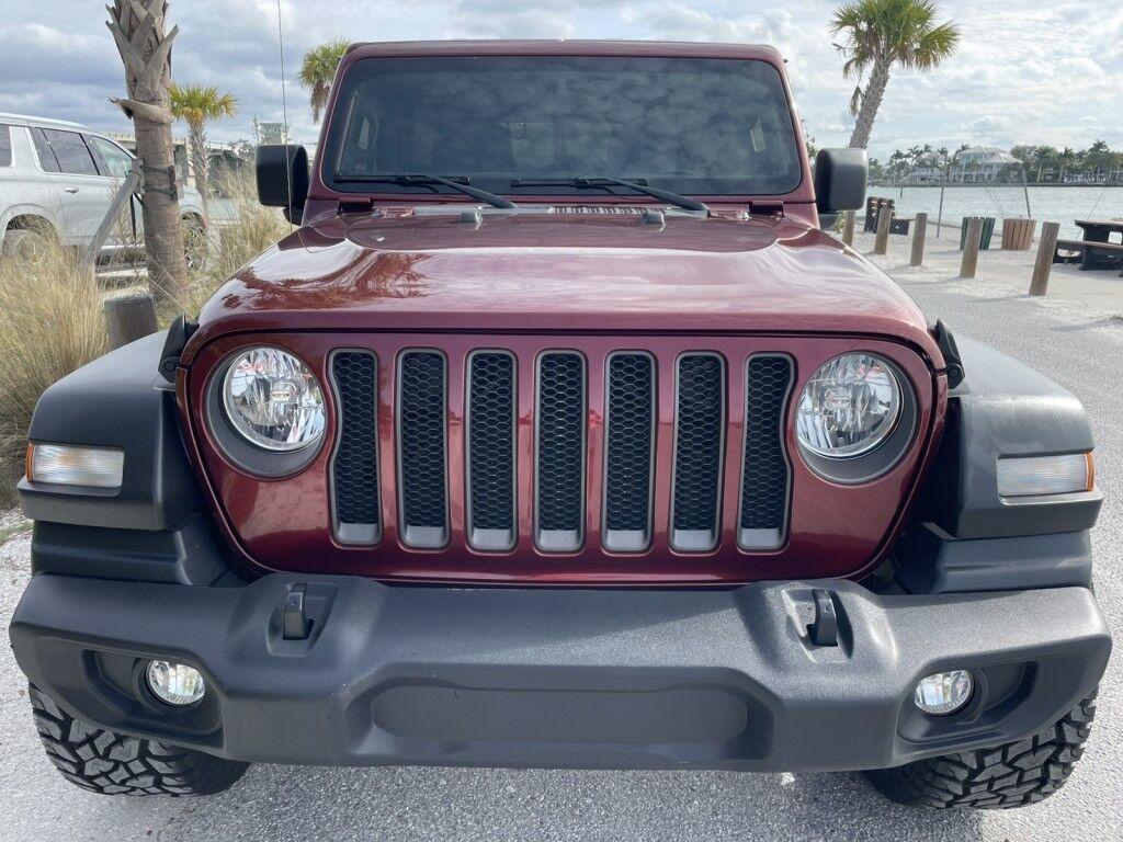 Jeep Wrangler - Thumbnail 4