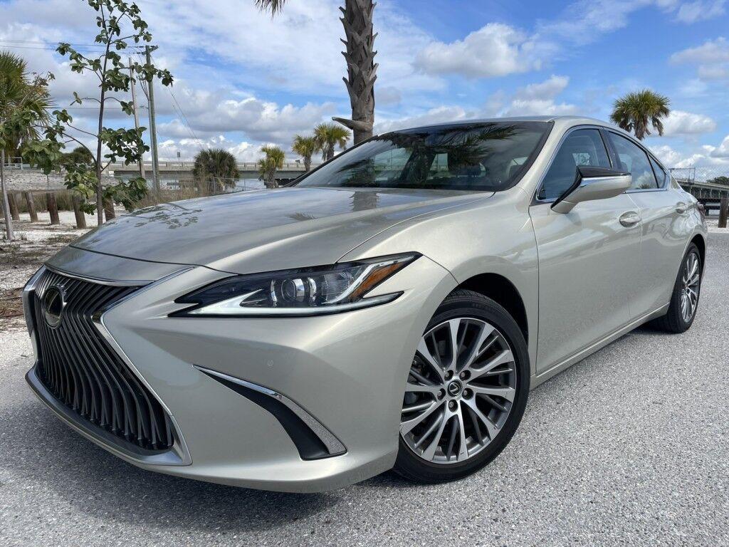 Lexus ES - View 1